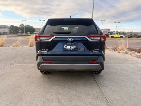 Used 2020 Toyota RAV4 Limited image 8