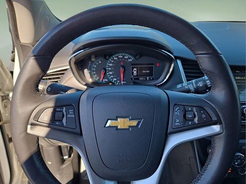 Used 2018 Chevrolet Trax LT w/ LT Convenience Package image 20