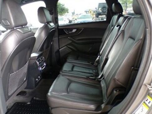 Used 2018 Audi Q7 3.0T Prestige w/ Prestige Package AWD/4WD image 16