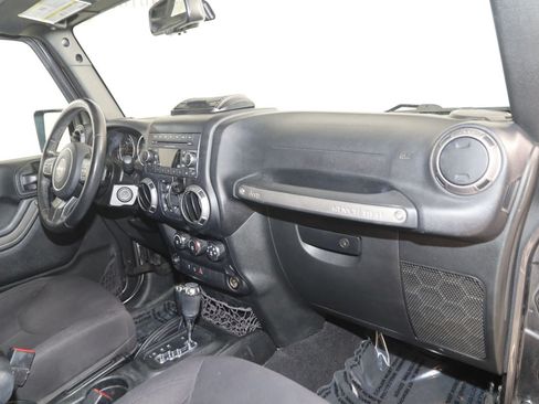 Used 2017 Jeep Wrangler Unlimited Sport w/ Quick Order Package 24S AWD/4WD image 31