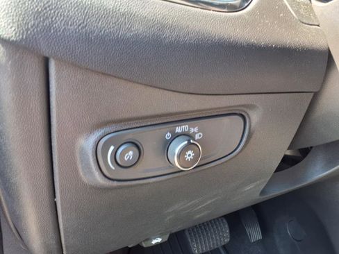 Used 2023 Chevrolet Equinox LT image 18