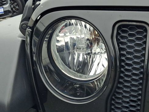 Used 2021 Jeep Wrangler Unlimited Sport AWD/4WD image 9