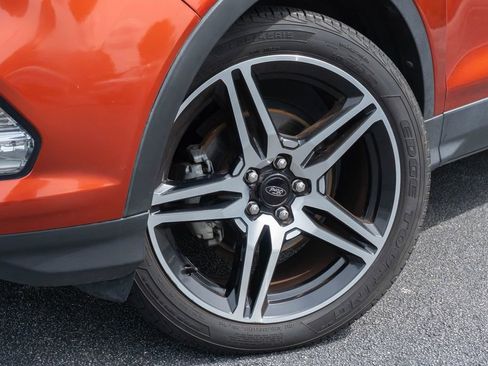 Used 2019 Ford Escape SEL FWD image 2