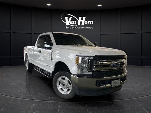 Used 2019 Ford F250 XLT w/ Camper Package image 38