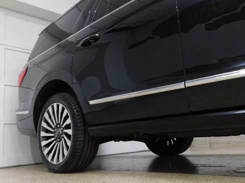 Used 2021 Lincoln Navigator L Reserve image 9