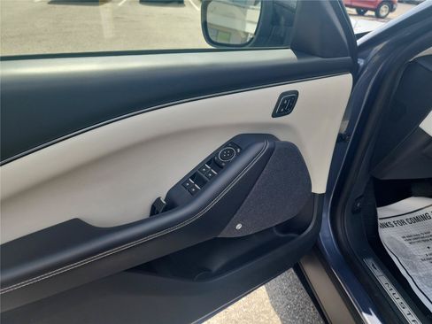 Used 2021 Ford Mustang Mach-E Premium RWD image 11