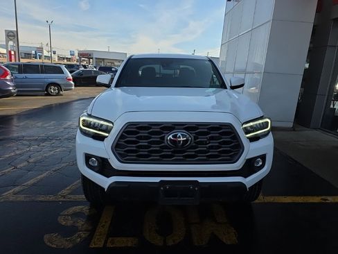 Used 2022 Toyota Tacoma TRD Off-Road image 11
