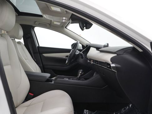Used 2019 MAZDA MAZDA3 Sedan FWD image 11