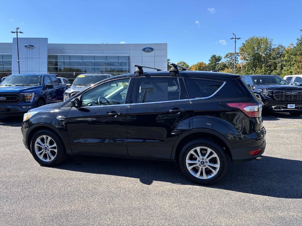 Used 2017 Ford Escape SE FWD image 4