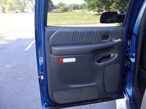 Used 2003 GMC Sierra 3500 SLE AWD/4WD image 23
