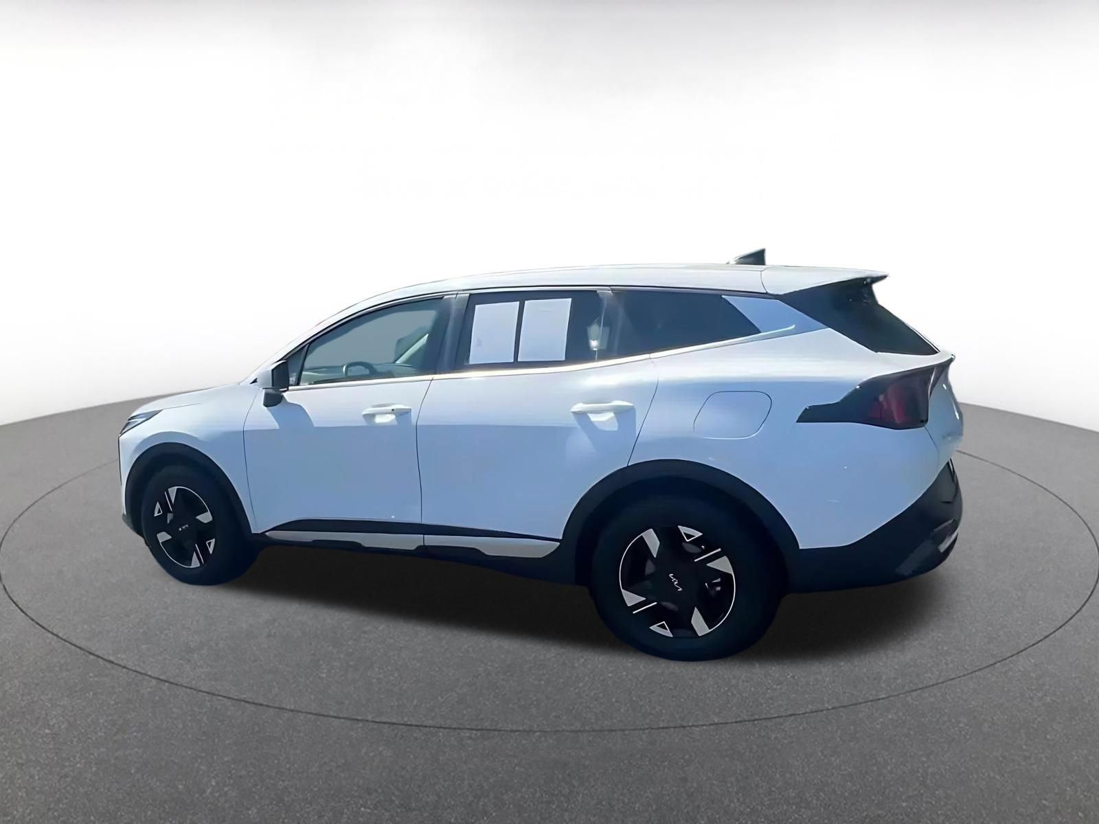 Used 2026 Kia Sportage LX FWD image 9