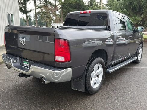 Used 2017 RAM 1500 Classic SLT w/ SLT Plus D￩cor Group image 3