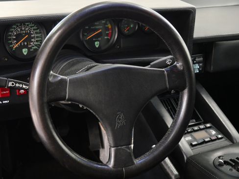 Used 1989 Lamborghini Countach Coupe RWD image 15