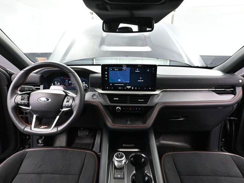 Used 2025 Ford Explorer ST image 25