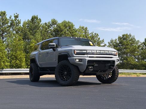 Used 2024 GMC Hummer EV 3X w/ LPO, Illumination Package AWD/4WD image 2