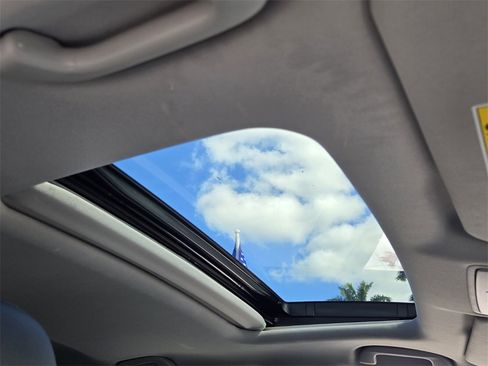 Used 2020 Acura TLX image 18