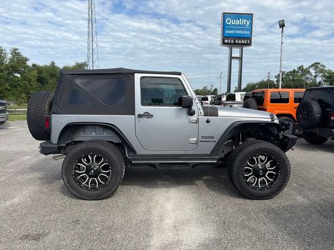 Used 2017 Jeep Wrangler Sport w/ Quick Order Package 24S AWD/4WD image 6