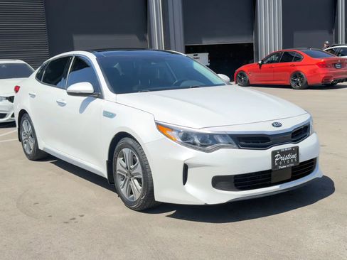 Used 2019 Kia Optima EX w/ Technology Package FWD image 2