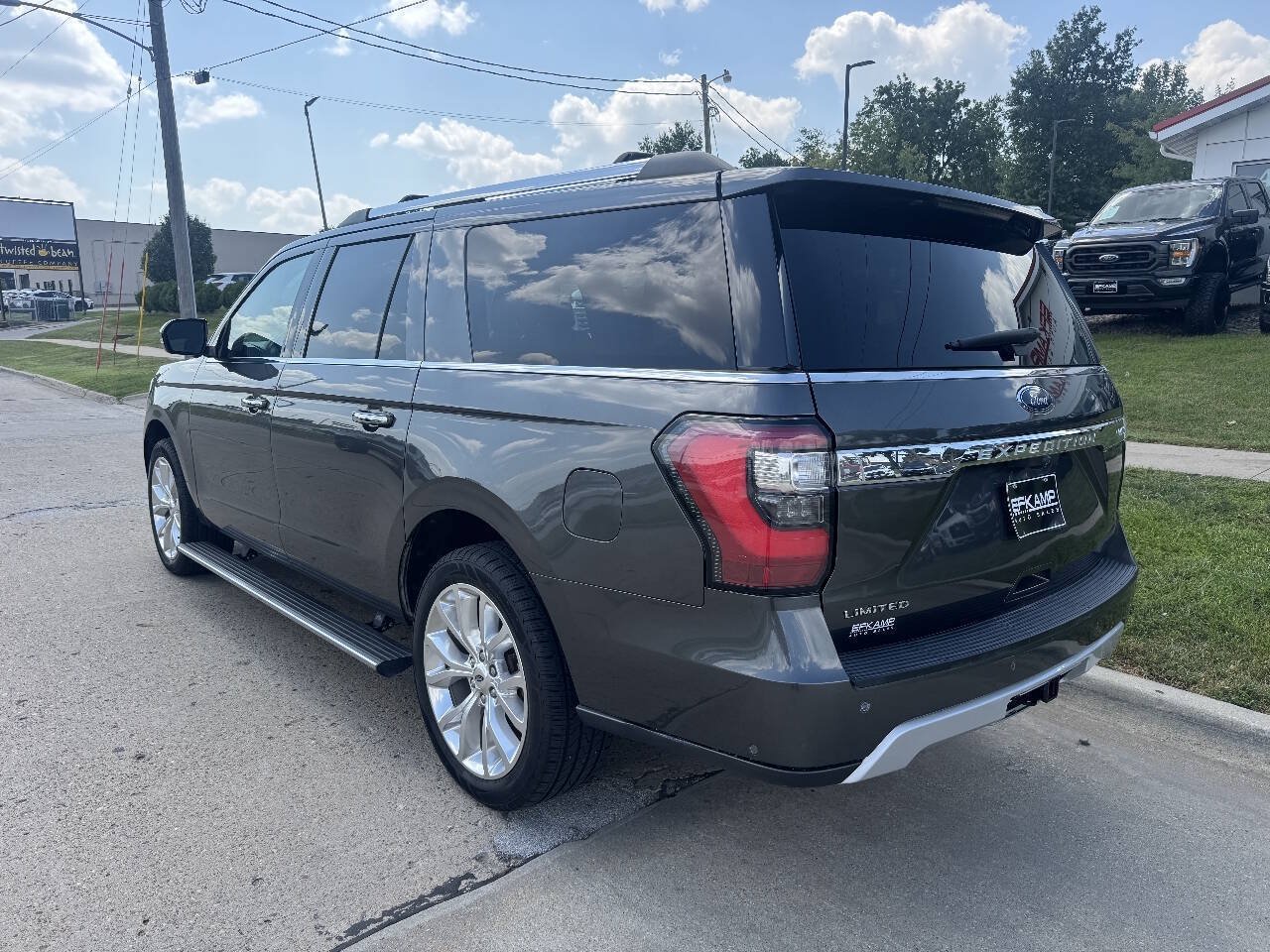 Used 2018 Ford Expedition Max Limited w/ Equipment Group 302A AWD/4WD image 3