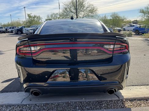 Used 2019 Dodge Charger Scat Pack image 4