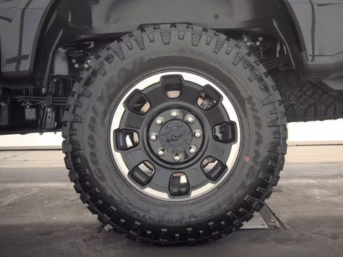 Used 2025 Ford F250 Lariat w/ Tremor Off-Road Package image 12