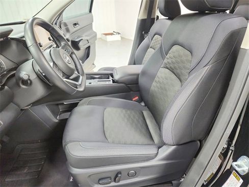 Used 2024 Nissan Pathfinder SV w/ Lighting Package (N92) image 19