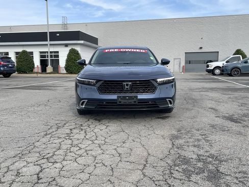 Used 2023 Honda Accord Touring image 2