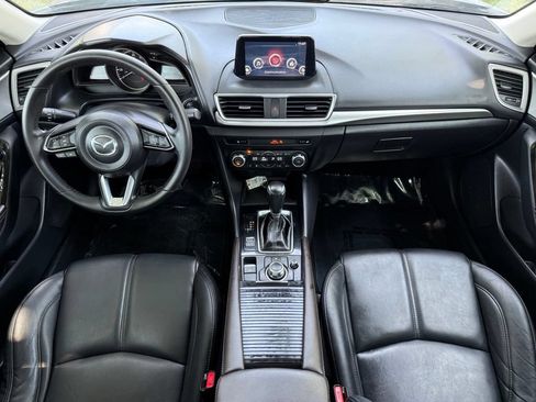 Used 2018 MAZDA MAZDA3 Touring FWD image 18