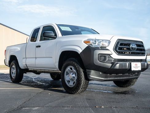 Used 2023 Toyota Tacoma SR image 2