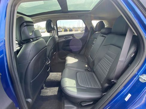 Certified 2025 Kia Sportage SX image 23