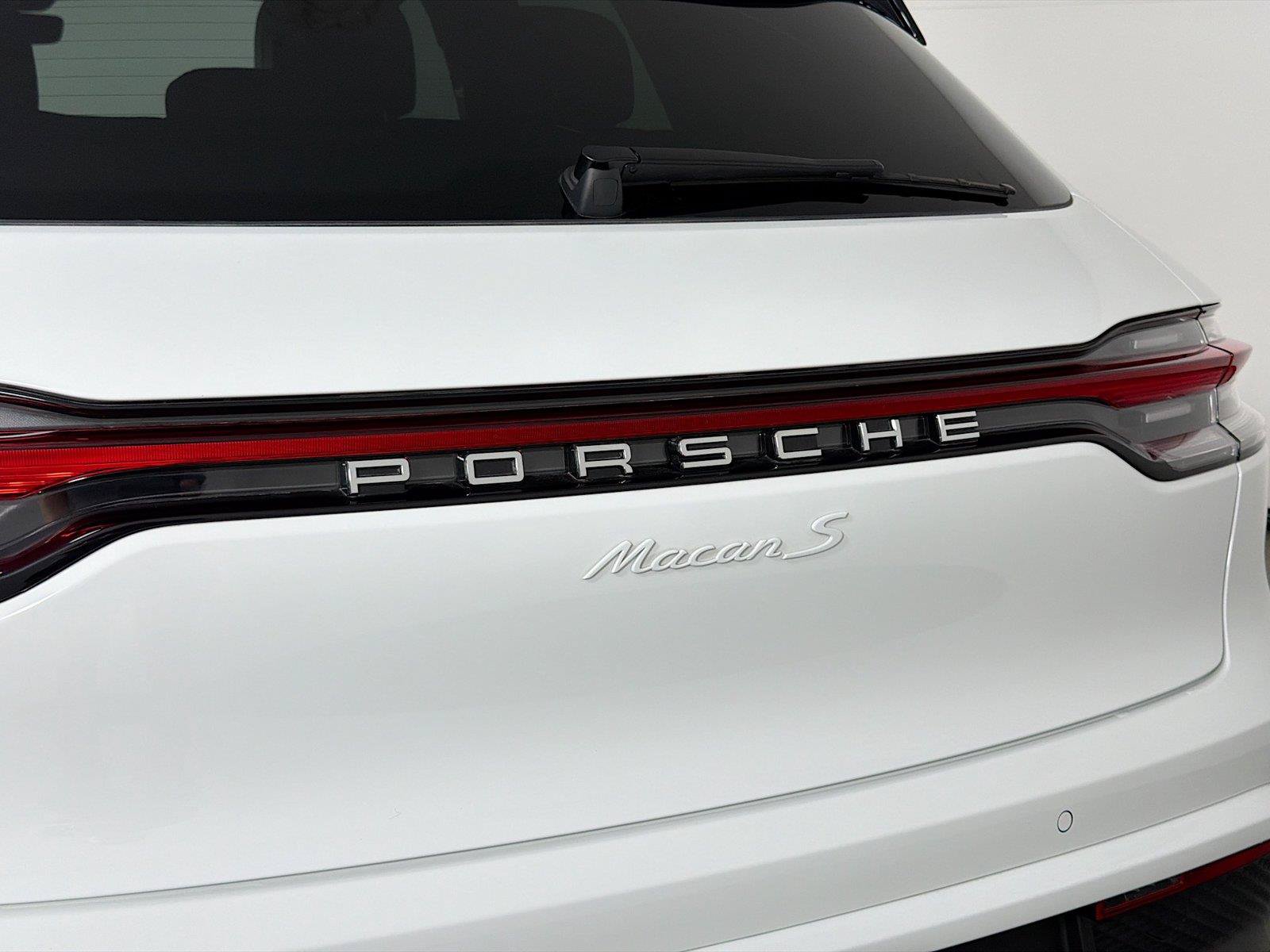Certified 2025 Porsche Macan S AWD/4WD image 17