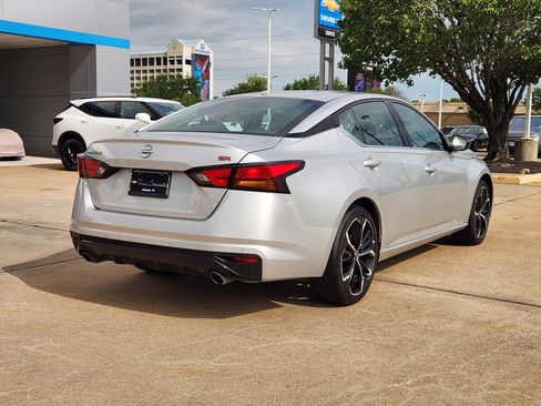 Used 2024 Nissan Altima 2.5 SR FWD image 6