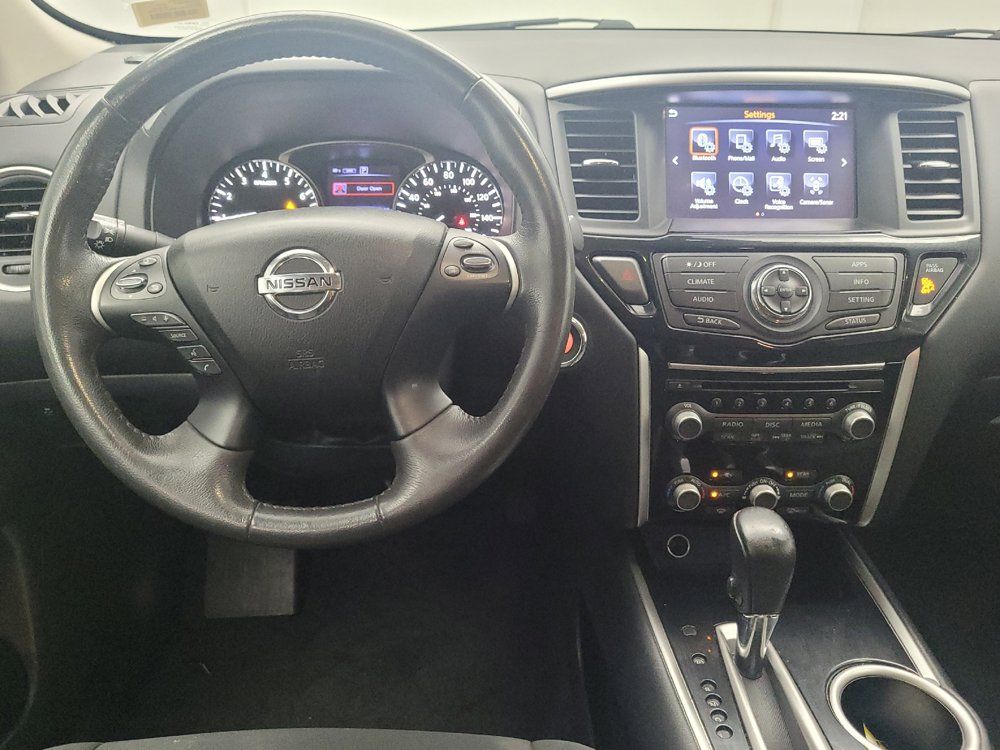 Used 2017 Nissan Pathfinder SV AWD/4WD image 22