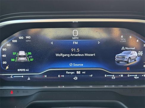 Used 2022 Chevrolet Suburban RST w/ Luxury Package image 15