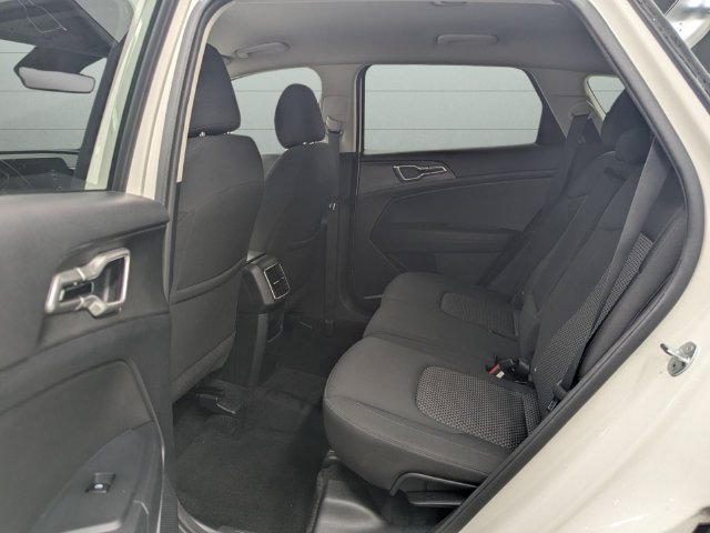 Used 2023 Kia Sportage LX FWD image 30