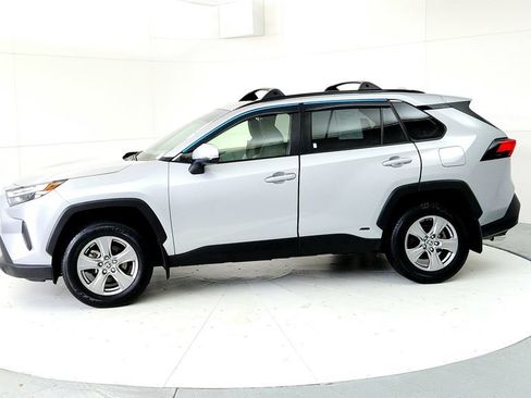 Used 2025 Toyota RAV4 XLE w/ Convenience Package AWD/4WD image 3