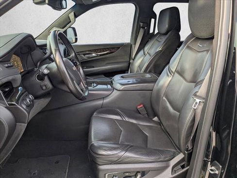 Used 2015 Cadillac Escalade Platinum image 13