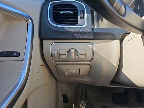 Used 2016 Volvo S60 T5 Premier w/ Convenience Package FWD image 35