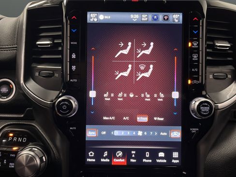 Used 2022 RAM 1500 Laramie AWD/4WD image 18