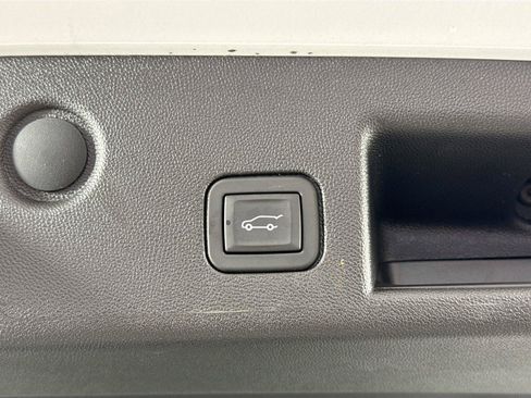 Used 2024 Chevrolet Equinox LT w/ LPO, Floor Liner Package FWD image 36