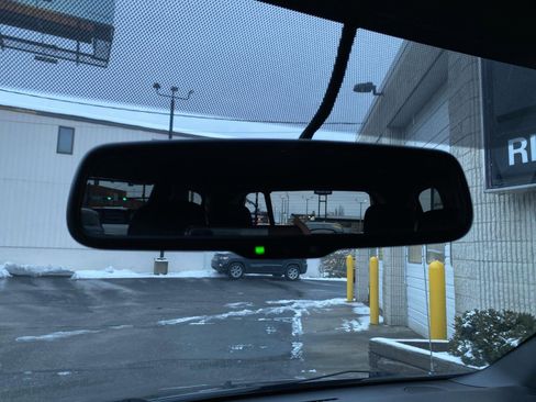 Used 2017 Dodge Grand Caravan SXT image 6