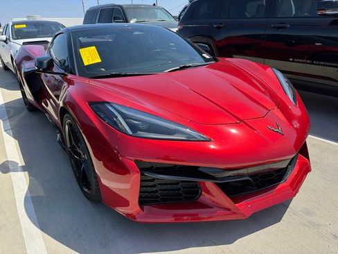 Used 2025 Chevrolet Corvette E-Ray w/ Stealth Interior Trim Package AWD/4WD image 3