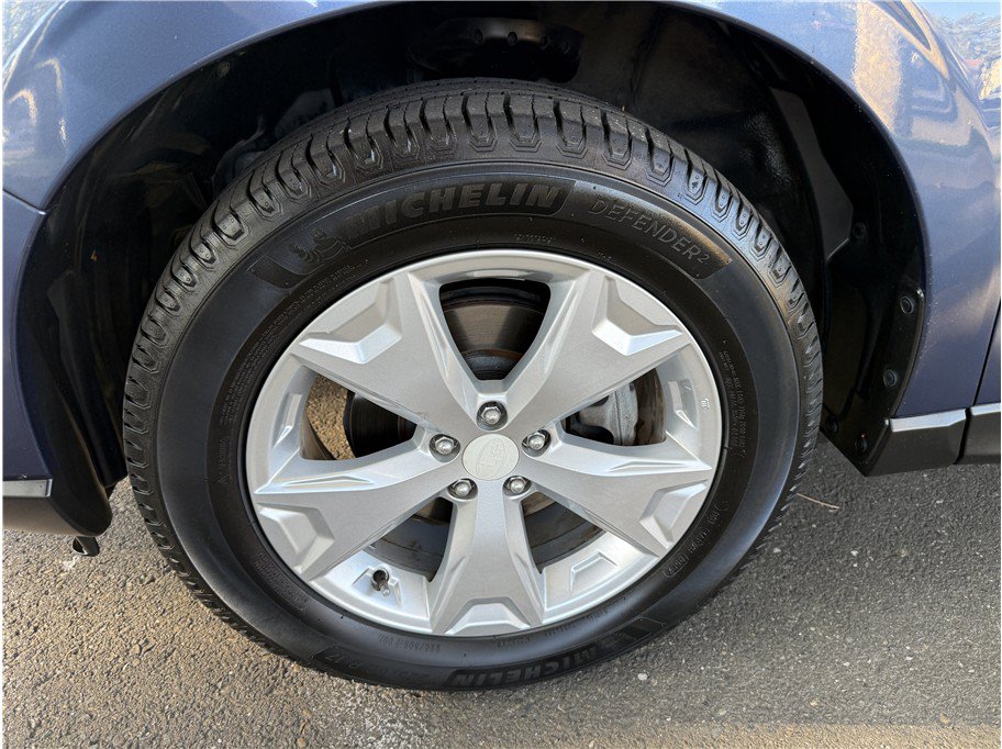 Used 2014 Subaru Forester 2.5i Touring AWD/4WD image 14