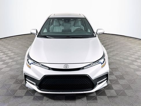 Used 2022 Toyota Corolla SE w/ SE Premium Package FWD image 2