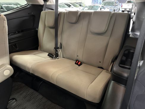 Used 2024 Subaru Ascent Premium w/ Convenience Package image 6