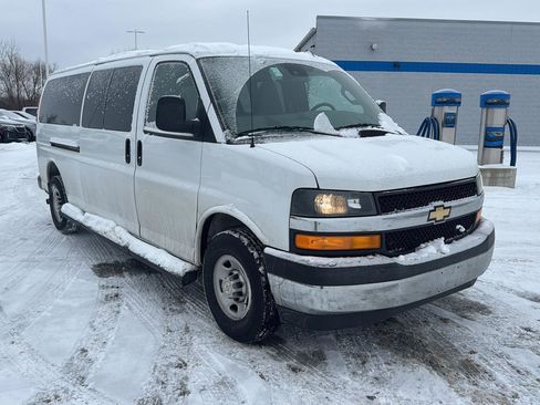 Used 2023 Chevrolet Express 3500 LT w/ LT Preferred Equipment Group image 7
