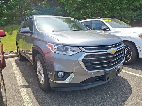 Used 2020 Chevrolet Traverse LT AWD/4WD image 3