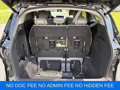 Used 2025 Toyota Sienna XLE FWD image 25
