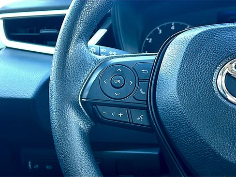 Used 2023 Toyota Corolla LE image 28