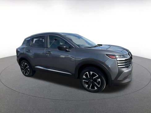 Used 2026 Nissan Kicks SV w/ Cold Weather Package AWD/4WD image 2
